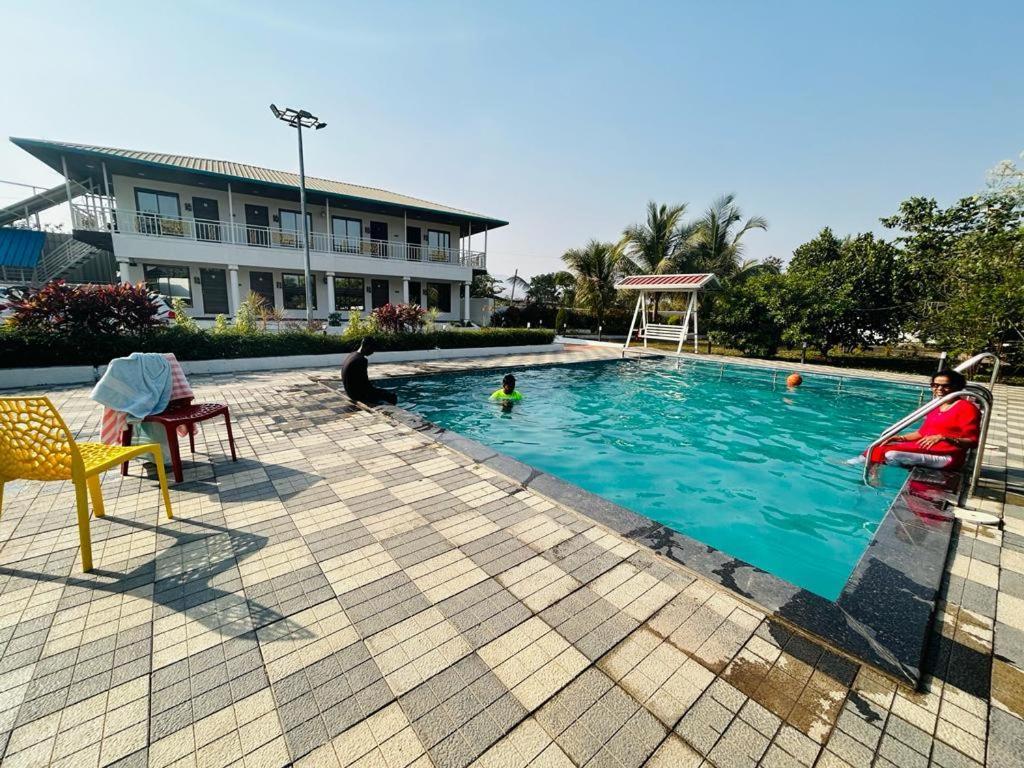 The Village Resorts 卡尔贾特 外观 照片